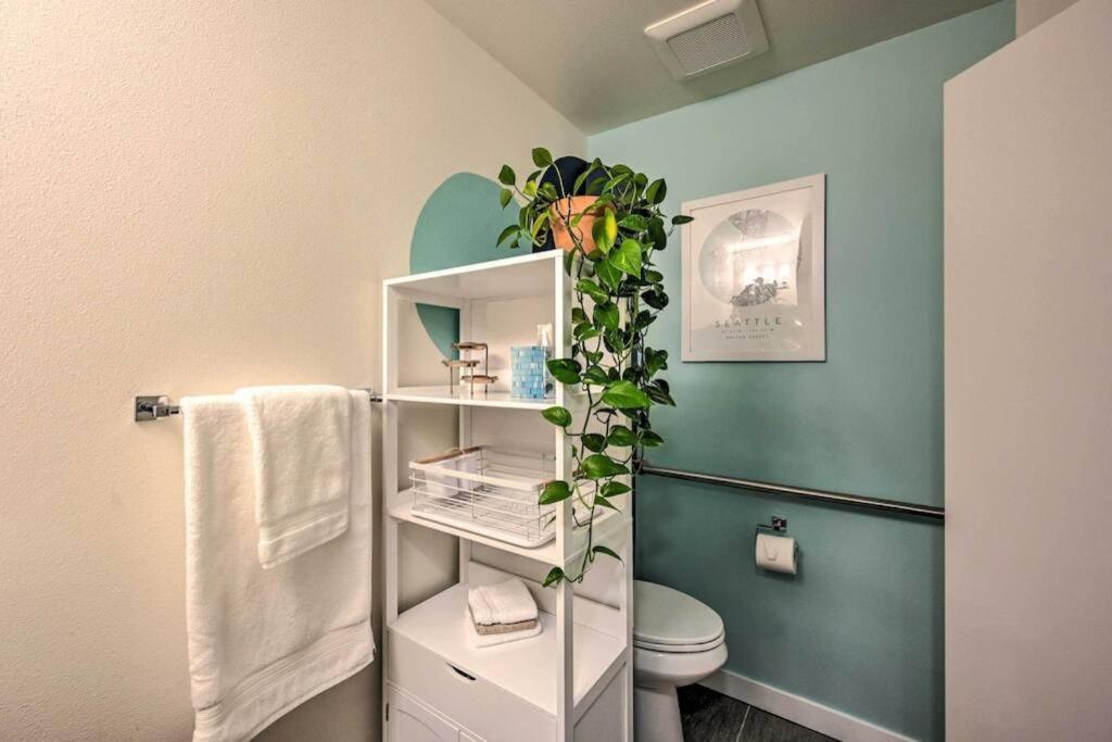 Stylish Ballard Studio 15 Mins From Space Needle Seattle Bagian luar foto